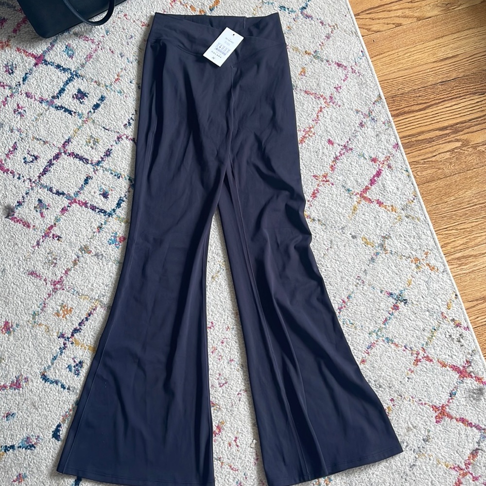 Halara crossover high waisted flares - M